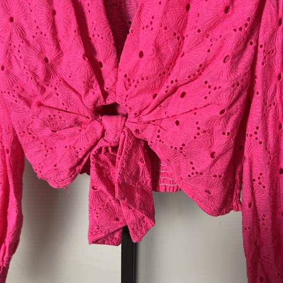 NWT Drôle de Copine Pink Eyelet Tie Front Blouse Size Small/Medium - Picture 4 of 6